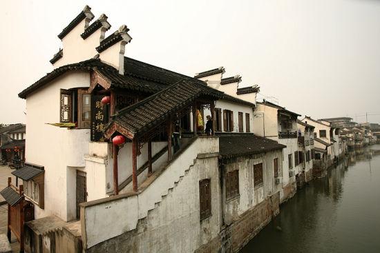 给长辈送礼物，想问下选skg颈椎按摩仪靠谱吗？
